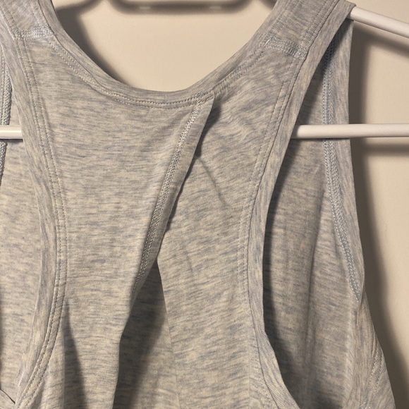 Lululemon all tied up tank - Picture 3 of 4